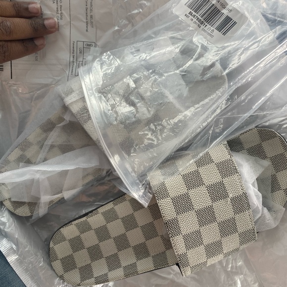 Slippers - Picture 6 of 6